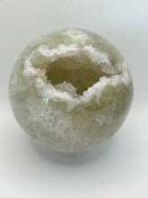 Load image into Gallery viewer, Druzy Quartz Sphere