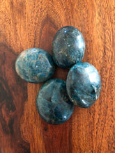 Load image into Gallery viewer, Blue Apatite Palmstone