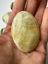 Load image into Gallery viewer, Lemon Calcite Palmstone