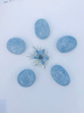 Load image into Gallery viewer, Blue Calcite Palmstone