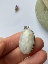 Load image into Gallery viewer, Moonstone Pendant